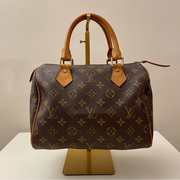 Luxury Vibes Handbags - Classic Monogram Boston Bag - Size 25